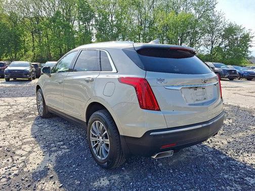 Silver Coast Metallic 2017 Cadillac XT5 Luxury