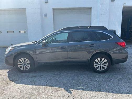 Magnetite Gray Metallic 2018 Subaru Outback 2.5i Premium