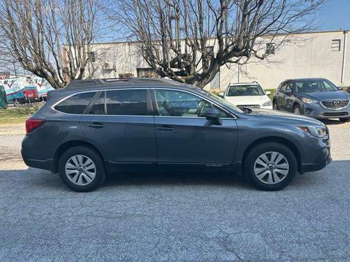 Magnetite Gray Metallic 2018 Subaru Outback 2.5i Premium