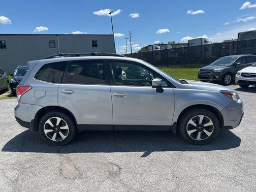Ice Silver Metallic 2018 Subaru Forester 2.5i Limited