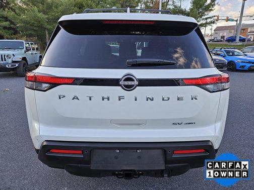2022 Nissan Pathfinder SV