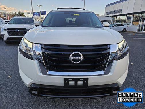 2022 Nissan Pathfinder SV