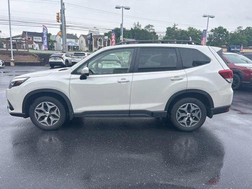 Crystal White Pearl 2023 Subaru Forester Premium
