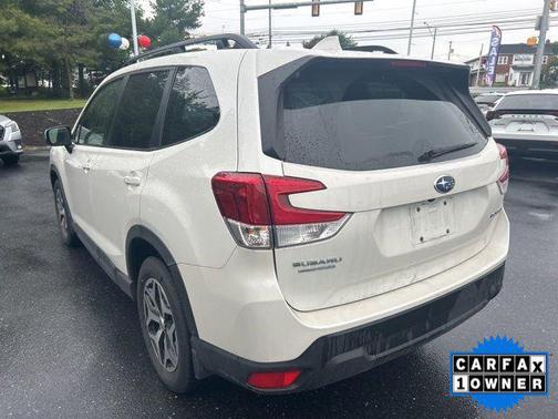 Crystal White Pearl 2023 Subaru Forester Premium