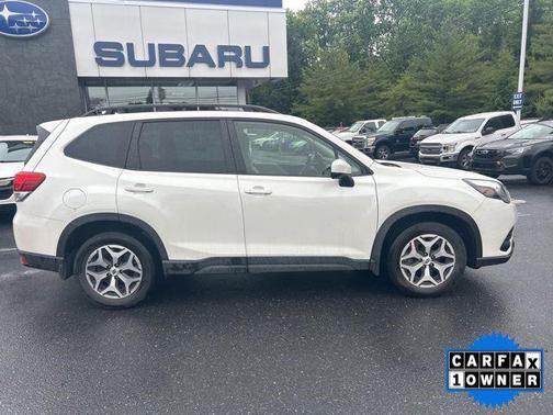 Crystal White Pearl 2023 Subaru Forester Premium