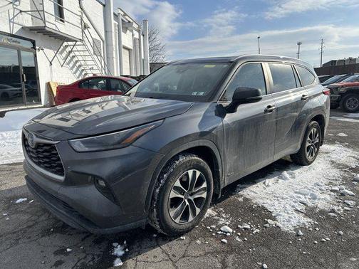 2023 Toyota Highlander Hybrid XLE