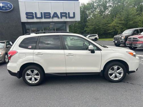 Crystal White Pearl 2016 Subaru Forester 2.5i Premium