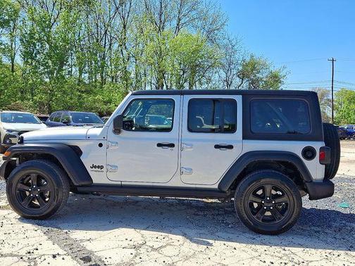Silver Zynith Clearcoat 2022 Jeep Wrangler Unlimited Sport Altitude