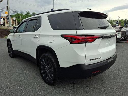 Summit White 2023 Chevrolet Traverse RS