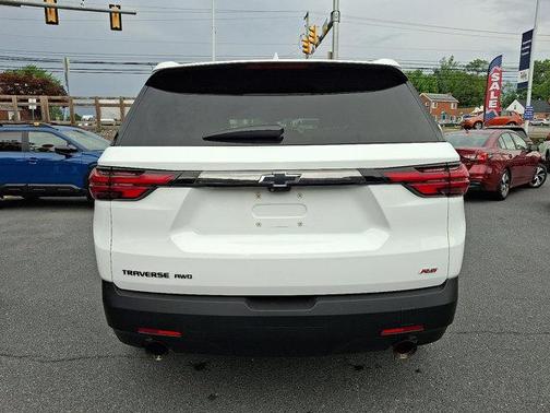 Summit White 2023 Chevrolet Traverse RS
