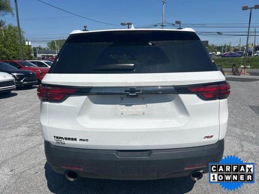 Summit White 2023 Chevrolet Traverse RS
