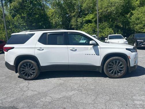 Summit White 2023 Chevrolet Traverse RS