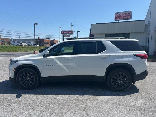 Summit White 2023 Chevrolet Traverse RS
