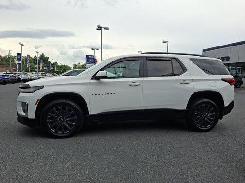 Summit White 2023 Chevrolet Traverse RS