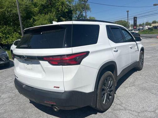 Summit White 2023 Chevrolet Traverse RS