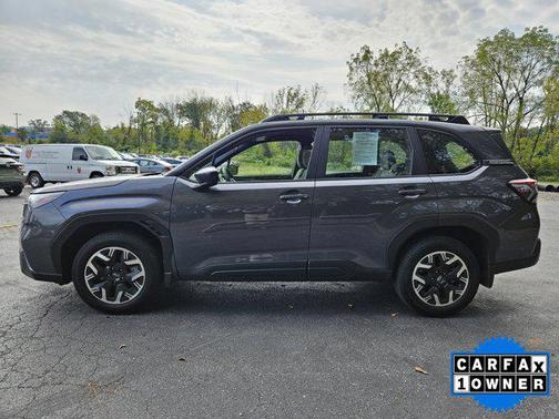 2025 Subaru Forester Base