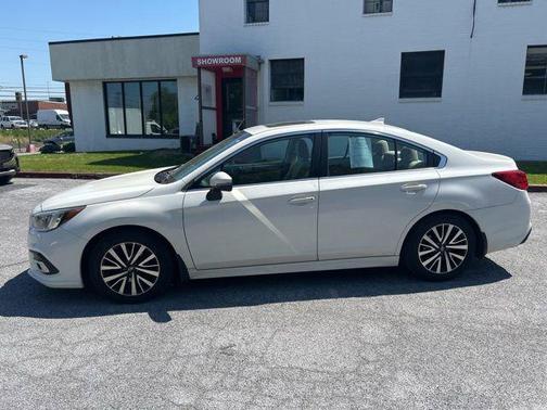 Crystal White Pearl 2018 Subaru Legacy Premium