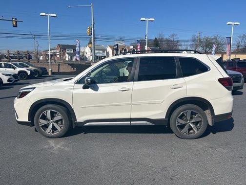 Crystal White Pearl 2021 Subaru Forester Touring