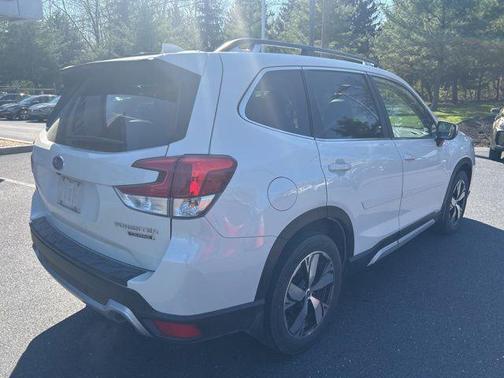 Crystal White Pearl 2021 Subaru Forester Touring