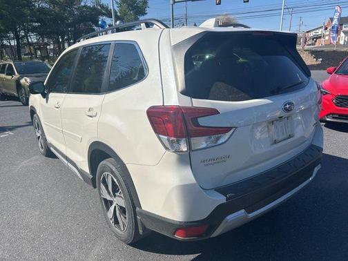 Crystal White Pearl 2021 Subaru Forester Touring