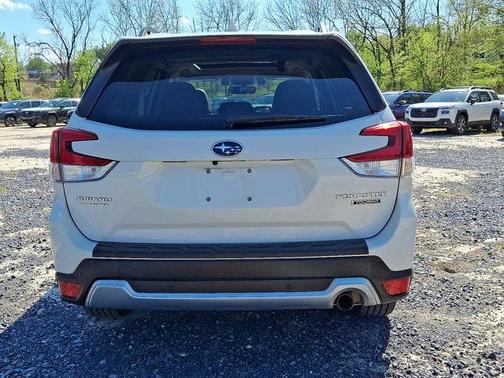 Crystal White Pearl 2021 Subaru Forester Touring