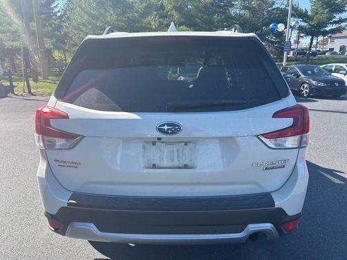 Crystal White Pearl 2021 Subaru Forester Touring