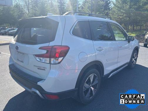Crystal White Pearl 2021 Subaru Forester Touring