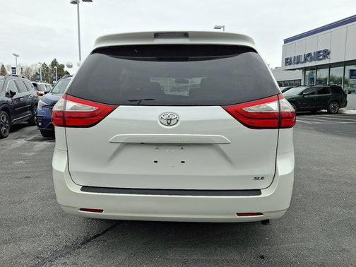 2015 Toyota Sienna XLE