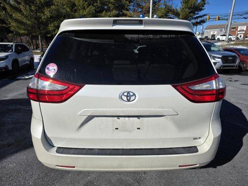 2015 Toyota Sienna XLE