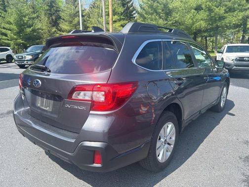 Magnetite Gray Metallic 2019 Subaru Outback 2.5i Premium