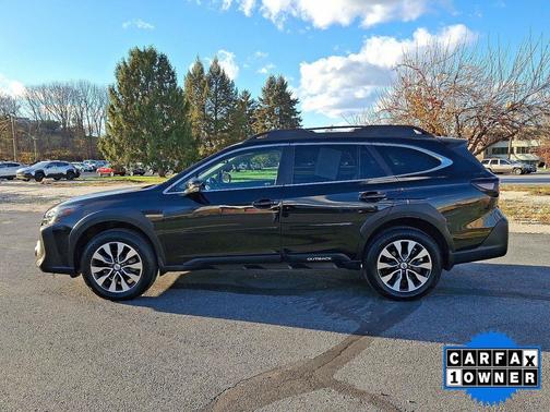 Crystal Black Pearl 2025 Subaru Outback Limited
