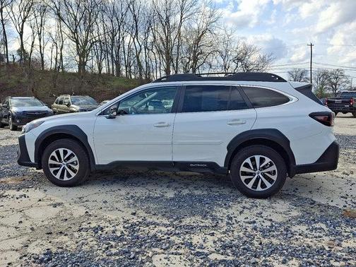 Crystal White Pearl 2025 Subaru Outback Premium