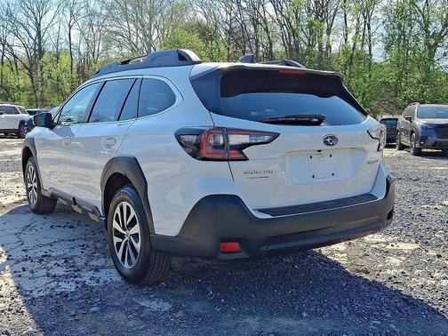 Crystal White Pearl 2025 Subaru Outback Premium