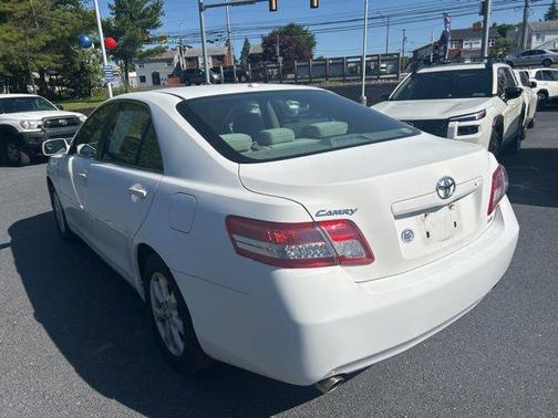 Super White 2011 Toyota Camry XLE