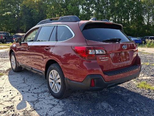 Crimson Red Pearl 2018 Subaru Outback 2.5i Premium