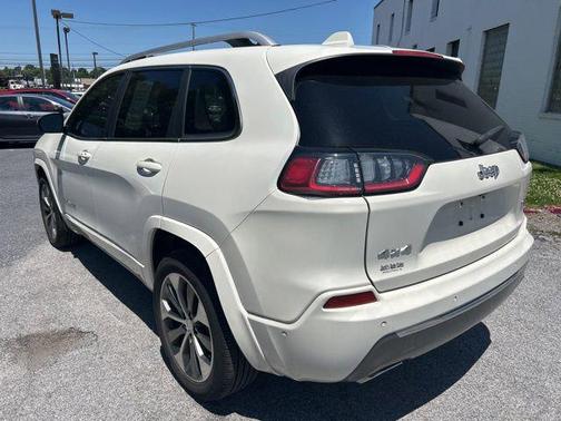Pearl White Pearlcoat 2019 Jeep Cherokee Overland
