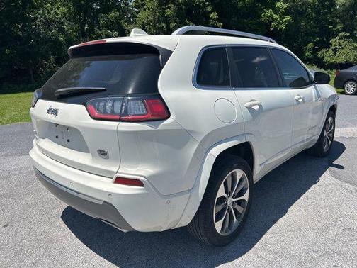 Pearl White Pearlcoat 2019 Jeep Cherokee Overland
