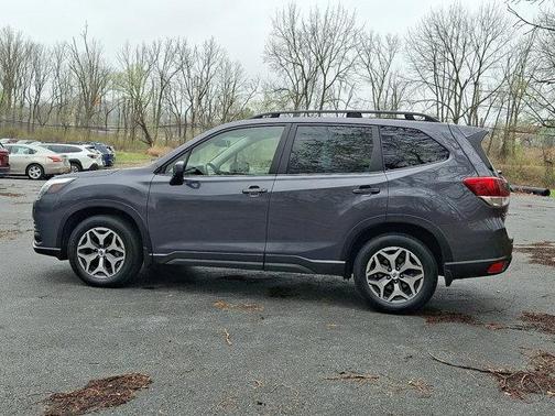 Magnetite Gray Metallic 2023 Subaru Forester Premium