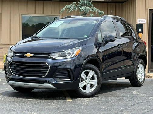 Midnight Blue Metallic 2022 Chevrolet Trax LT