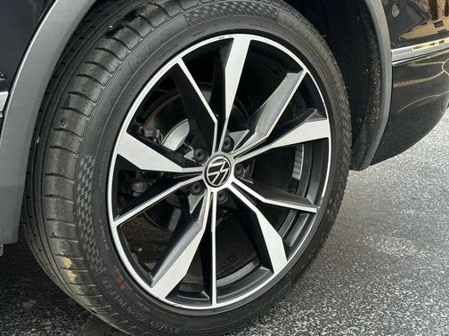 2022 Volkswagen Tiguan 2.0T SEL R-Line 4MOTION
