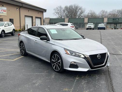 2021 Nissan Altima SR FWD