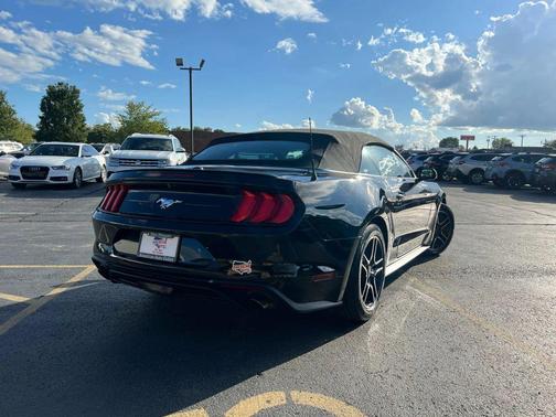 2022 Ford Mustang EcoBoost Premium