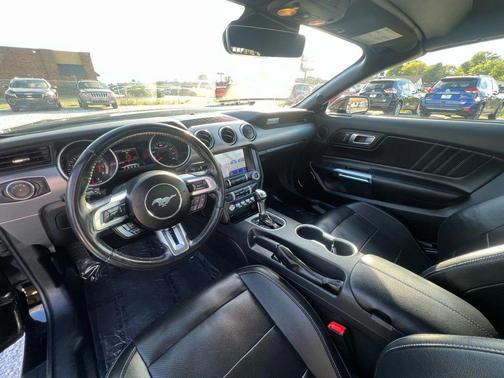 2022 Ford Mustang EcoBoost Premium
