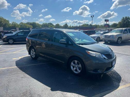 2013 Toyota Sienna LE