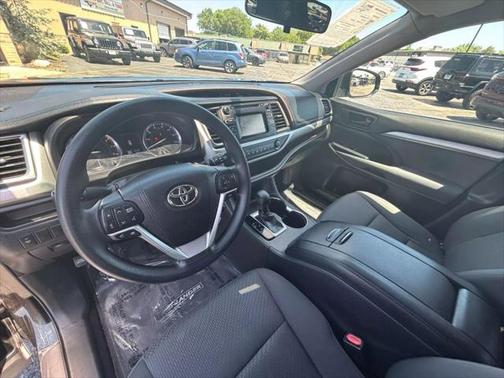 2015 Toyota Highlander LE