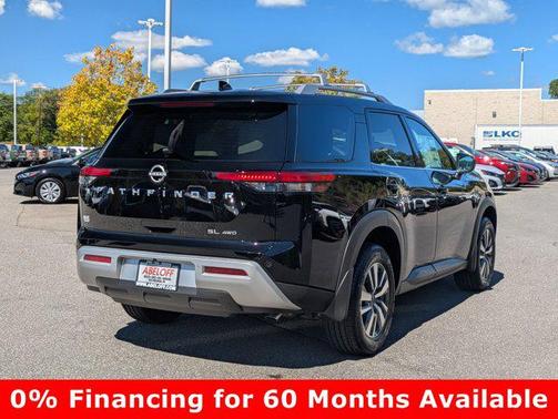 2025 Nissan Pathfinder SL 4WD