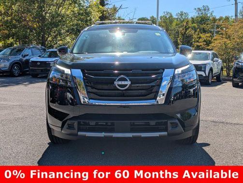 2025 Nissan Pathfinder SL 4WD