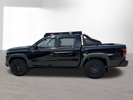 Super Black 2024 Nissan Frontier SV