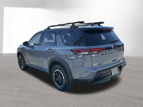 Boulder Gray Pearl/Super Black 2026 Nissan Pathfinder Rock Creek