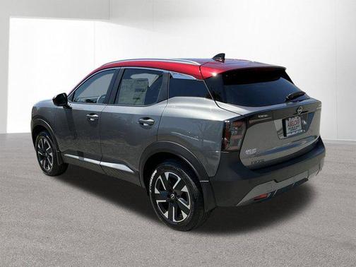 Gun Metallic/Scarlet Ember Tintcoat 2026 Nissan Kicks SV